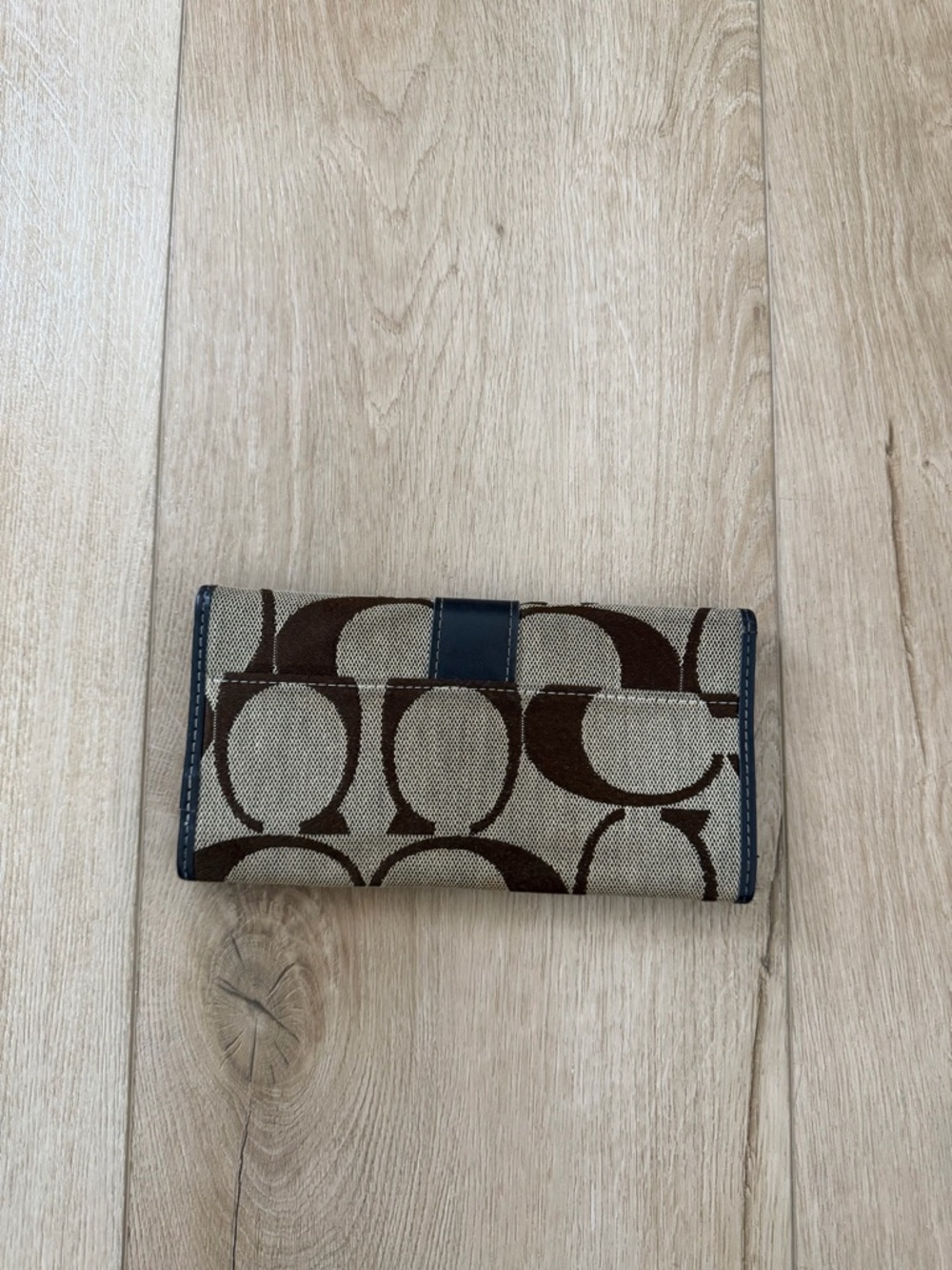 Coach Wallet. Used. - Picture 2 of 4